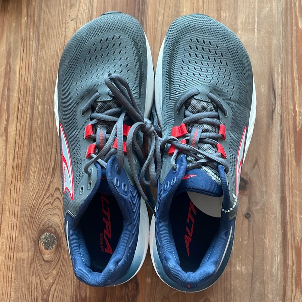 New sneakers, never worn